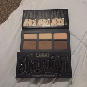 Like new Kat Von D shade and light palette